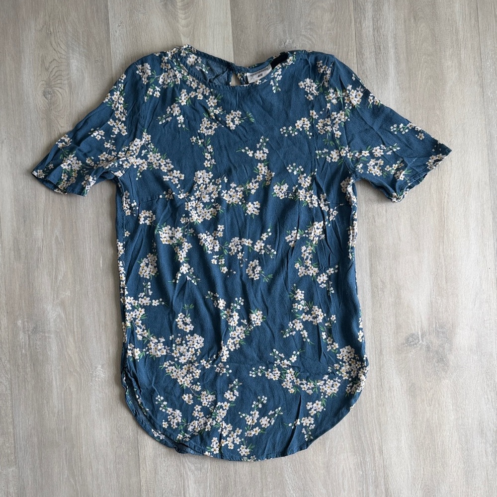 H&M Floral Print Short Sleeve Top, Size 4